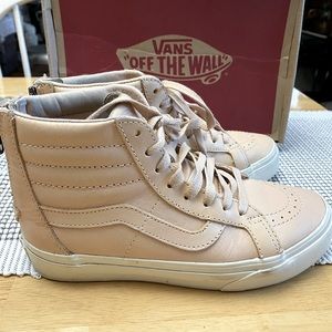 Women’s All Nude Vans size 6